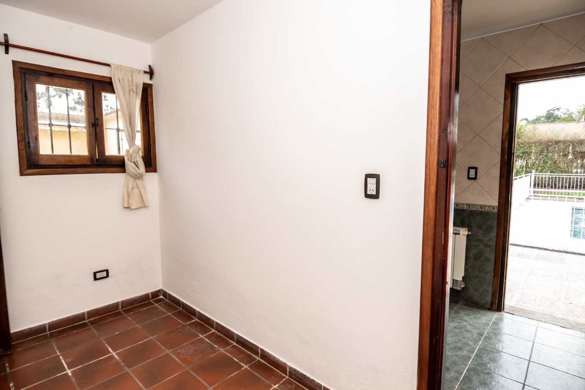 VENTA CASA C/PILETA LA ALMUDENA APTA CREDITO - 23