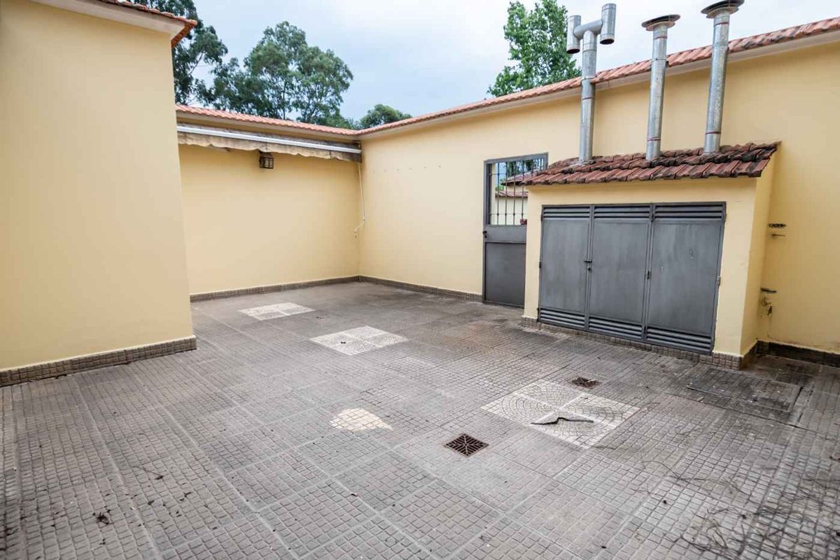 VENTA CASA C/PILETA LA ALMUDENA APTA CREDITO - 25