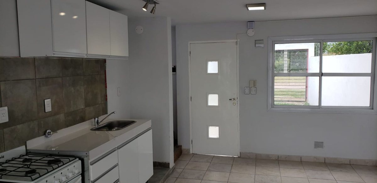 VENTA/PERMUTA CASA 2 DORM ESTACION ALVARADO - 2