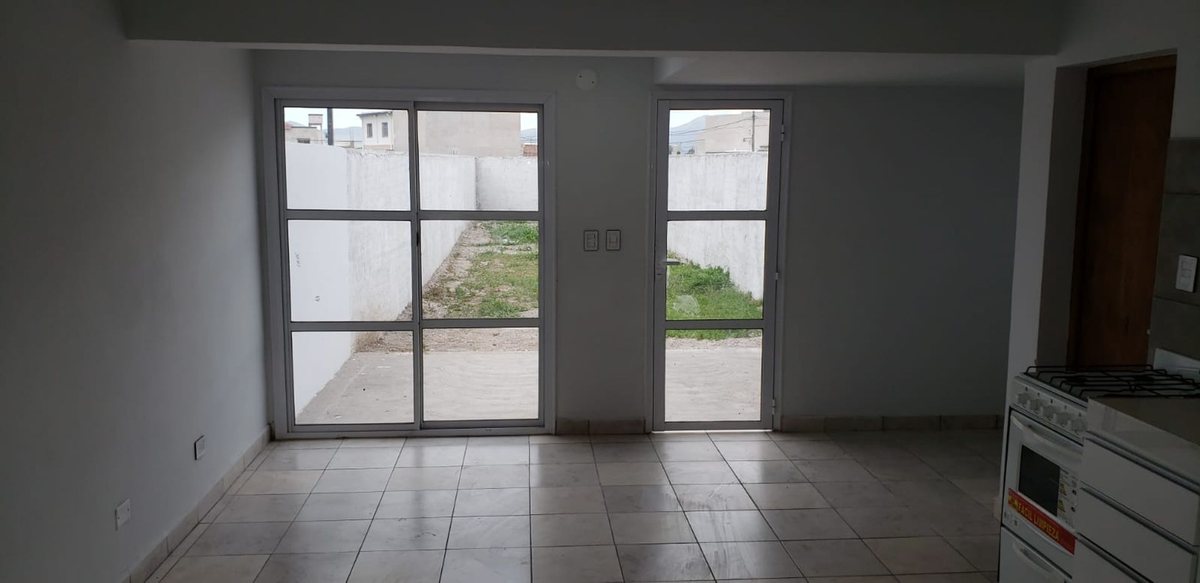 VENTA/PERMUTA CASA 2 DORM ESTACION ALVARADO - 6