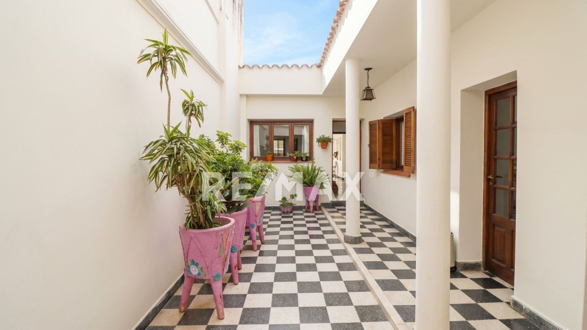 VENTA CASA C/PILETA LOCALES 25 DE MAYO Y BELGRANO - 8