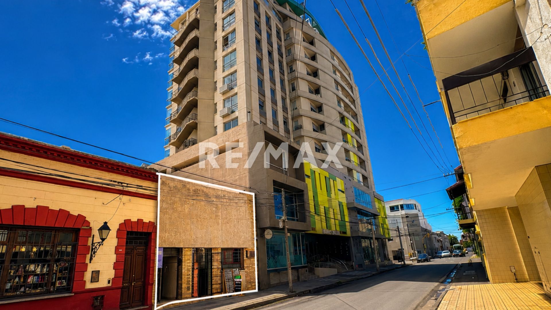 VENTA CASA C/PILETA LOCALES 25 DE MAYO Y BELGRANO - 18