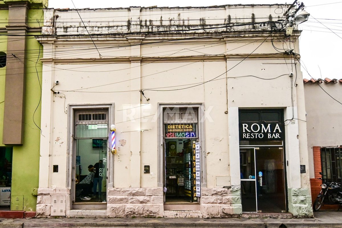 VENTA CASA CON LOCALES COMERCIALES CENTRO - 2