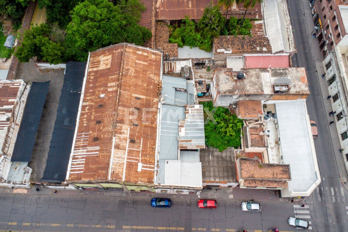 VENTA CASA CON LOCALES COMERCIALES CENTRO - 6