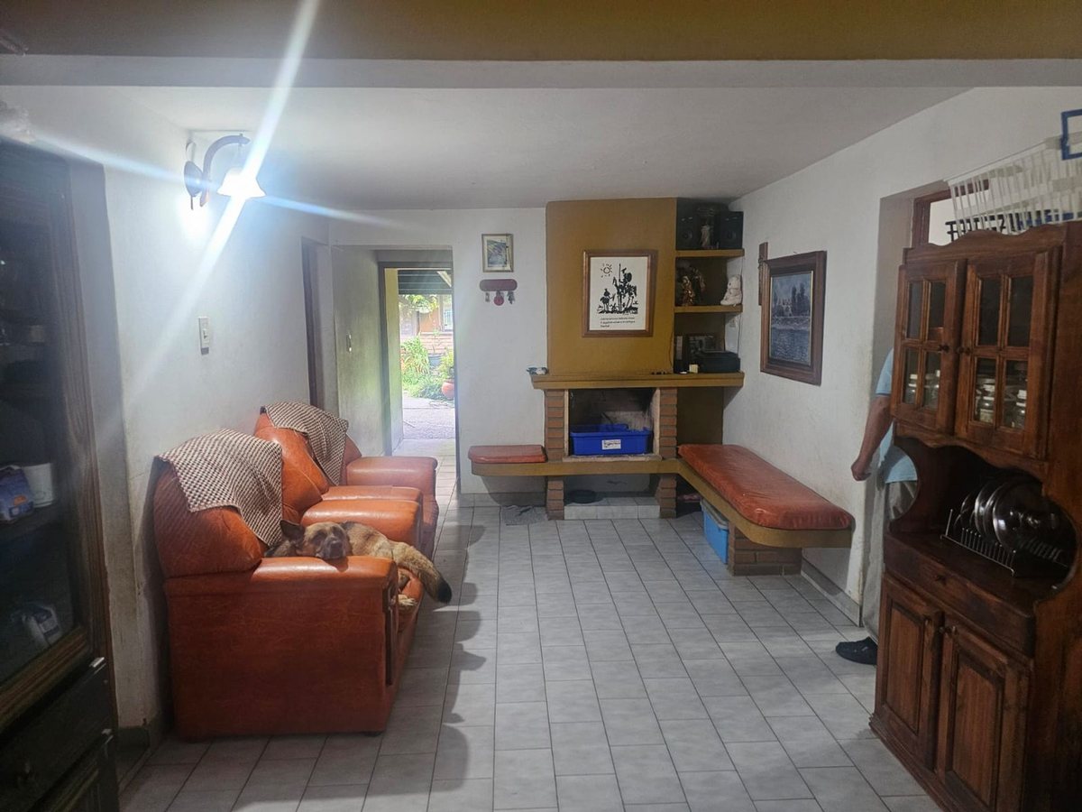CASA CON PILETA VENTA EN CERRILLOS 4000M2 TERRENO — foto 5