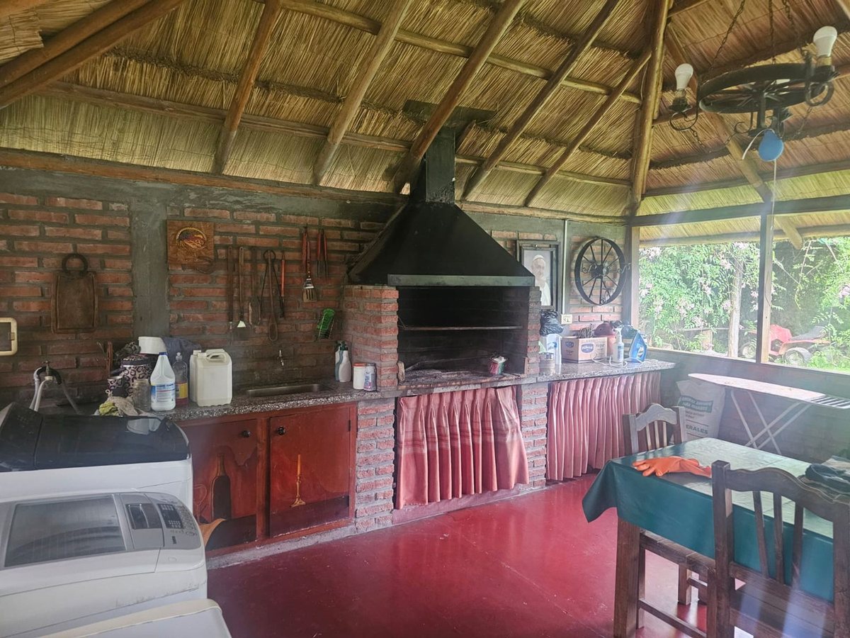 CASA CON PILETA VENTA EN CERRILLOS 4000M2 TERRENO — foto 10