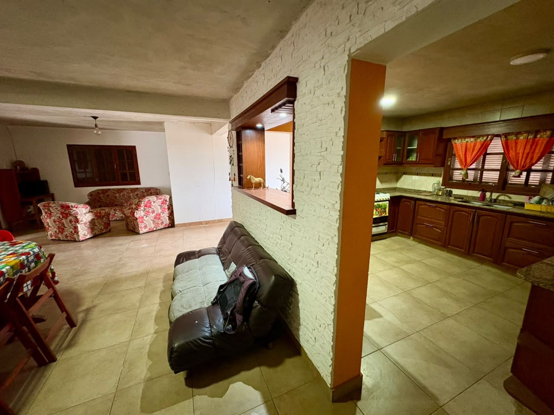 CASA 3 DORM EN VENTA EN LA SILLETA RECIBE AUTO — foto 3