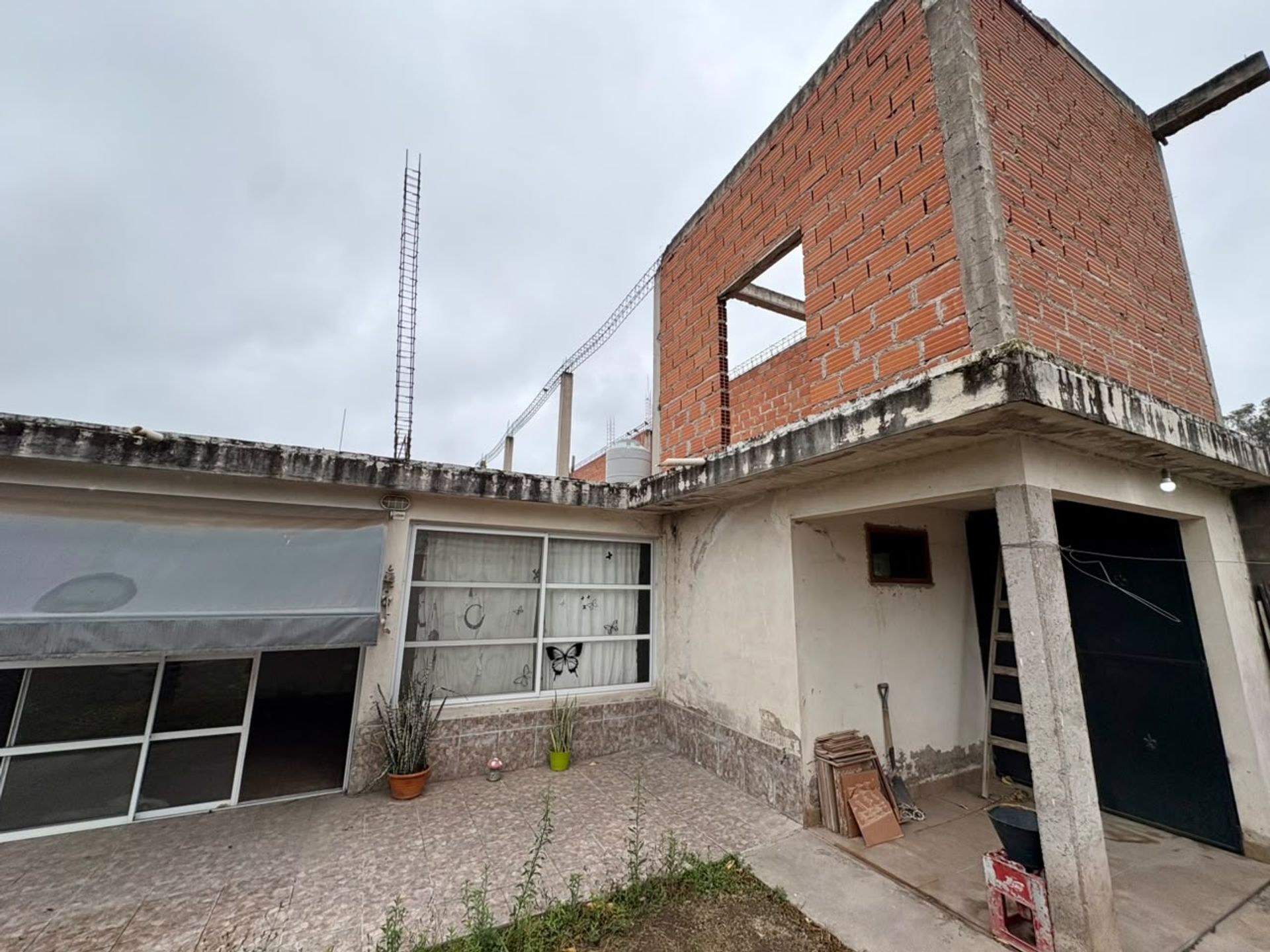 CASA 3 DORM EN VENTA EN LA SILLETA RECIBE AUTO — foto 12