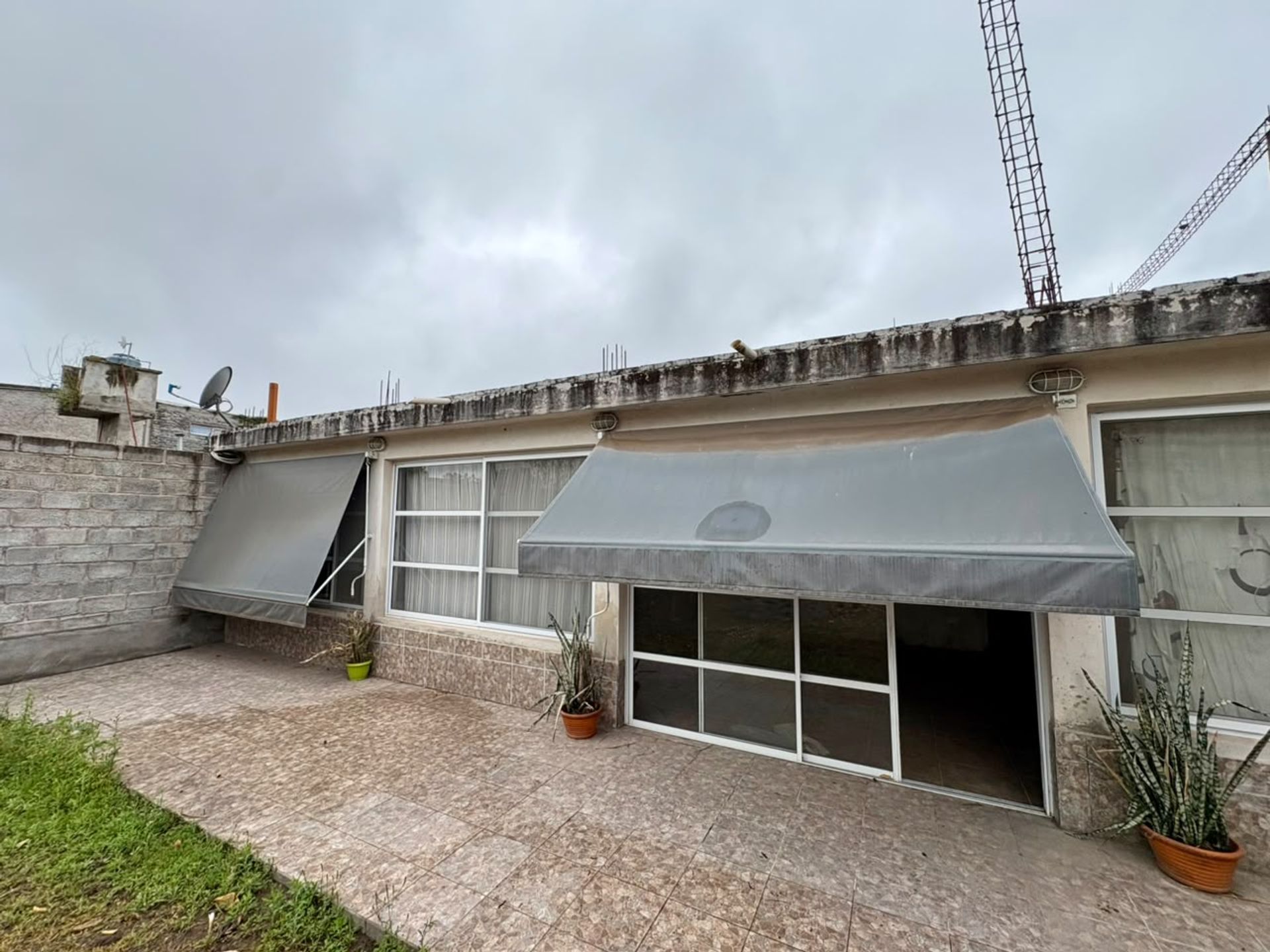 CASA 3 DORM EN VENTA EN LA SILLETA RECIBE AUTO — foto 15