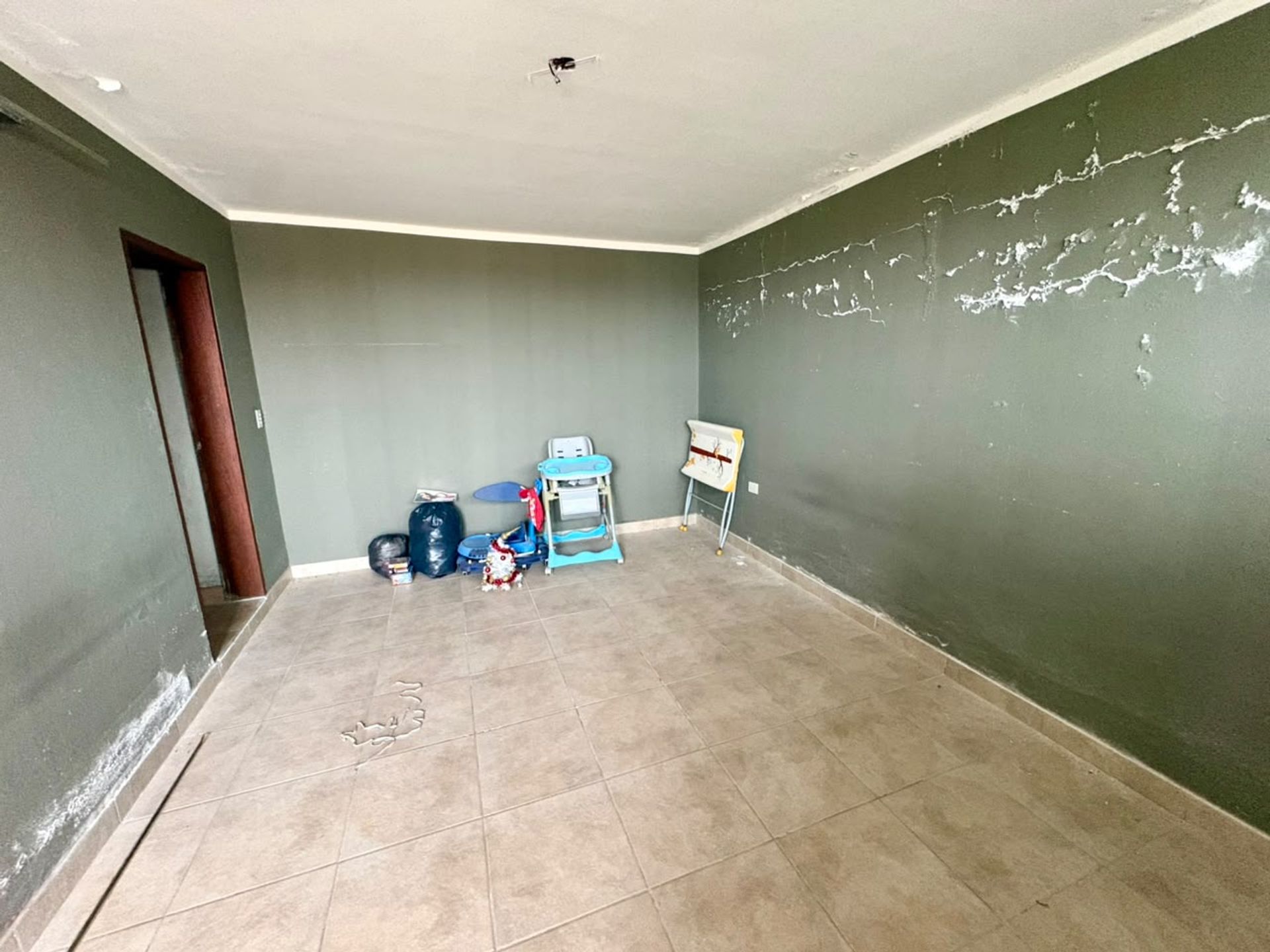 CASA 3 DORM EN VENTA EN LA SILLETA RECIBE AUTO - 18