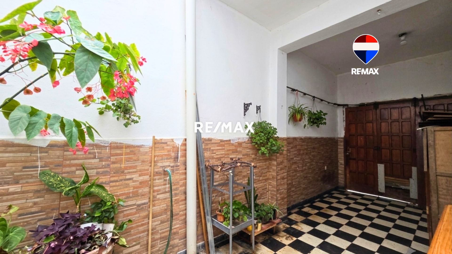 CASA VENTA ZONA SHOPPING EL PORTAL 6 DORMITORIOS