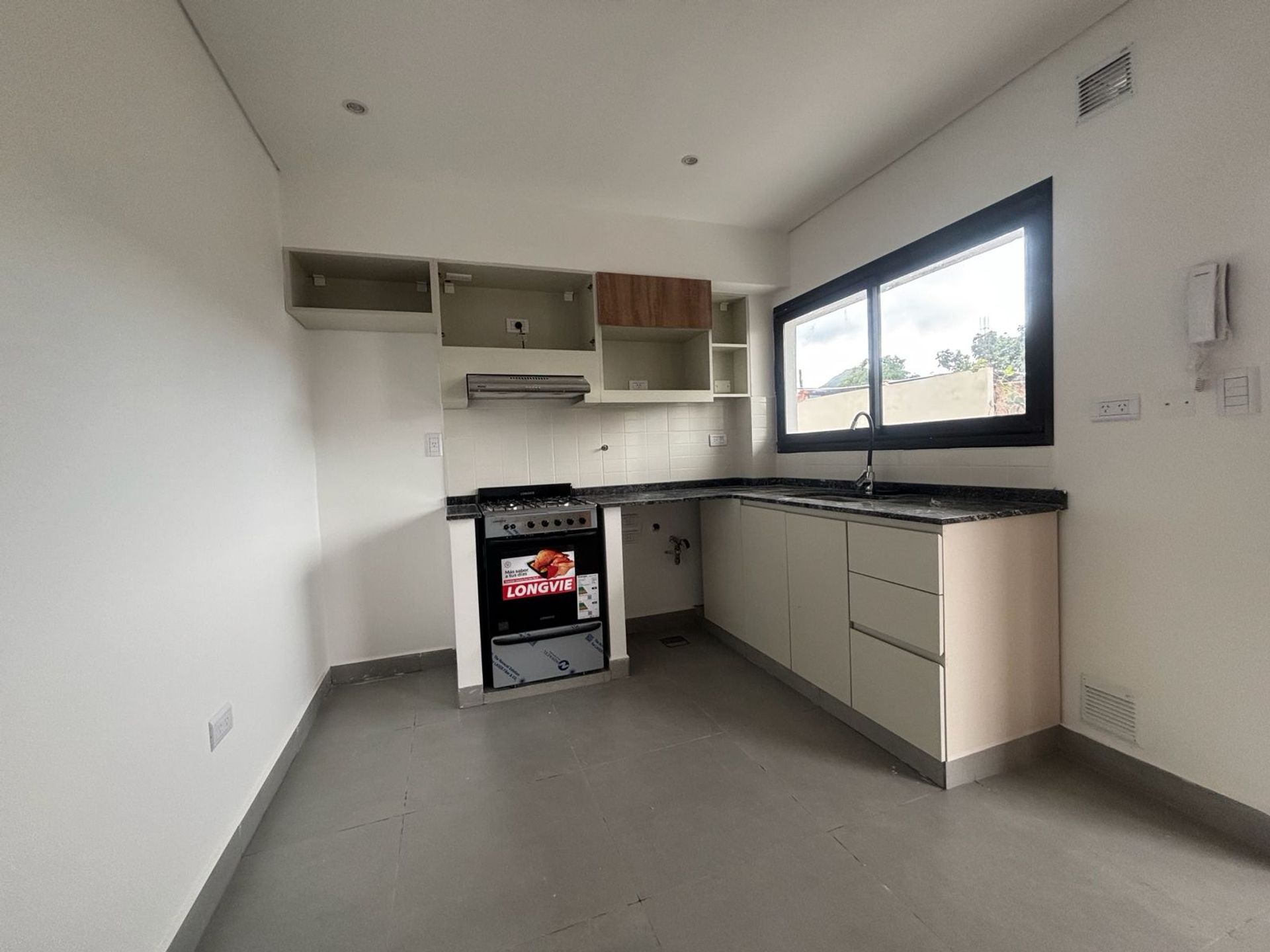 DEPTO EN VENTA DE 1 DORM MACROCENTRO CON COCHERA — foto 2