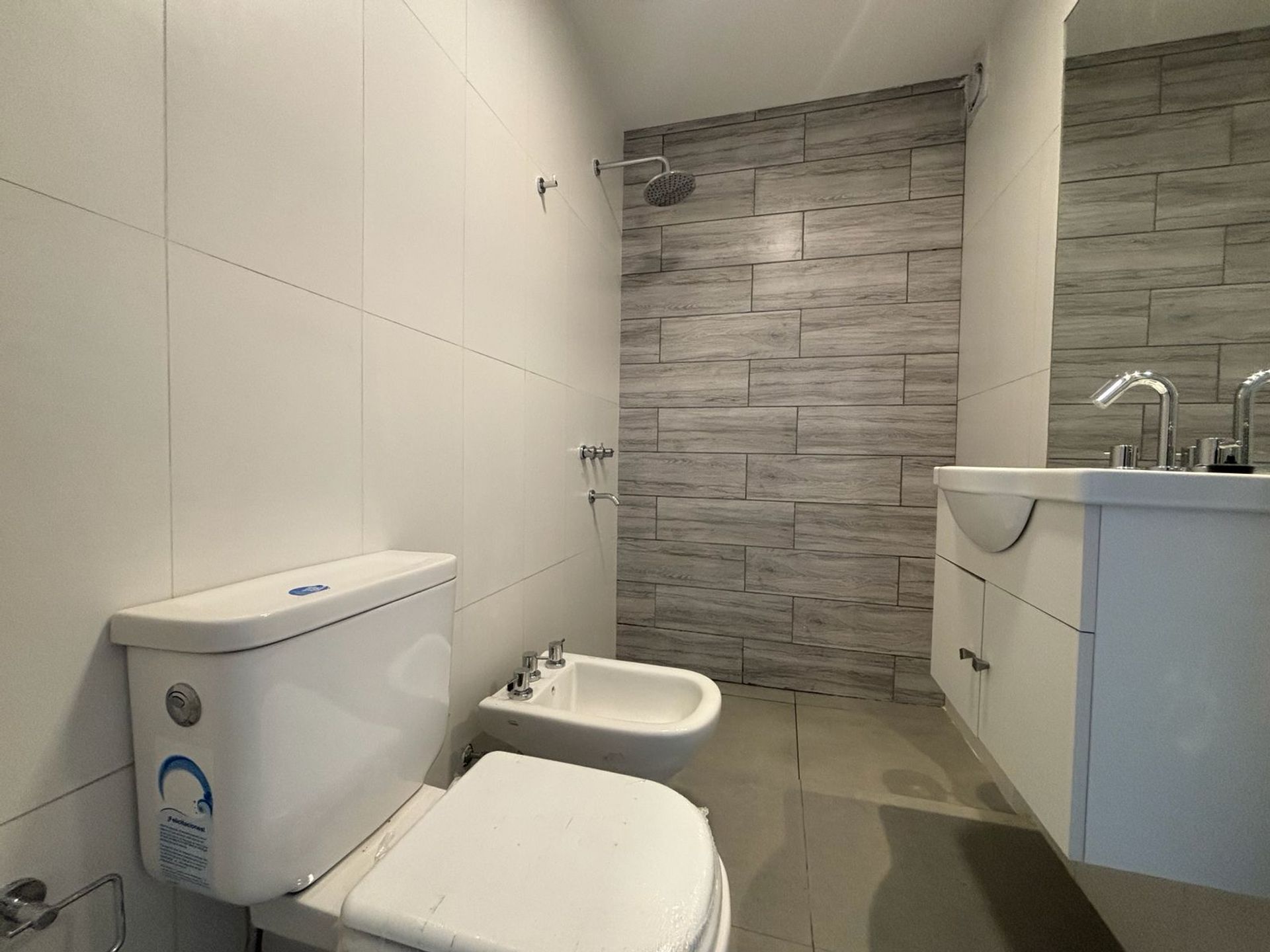 DEPTO EN VENTA DE 1 DORM MACROCENTRO CON COCHERA — foto 3