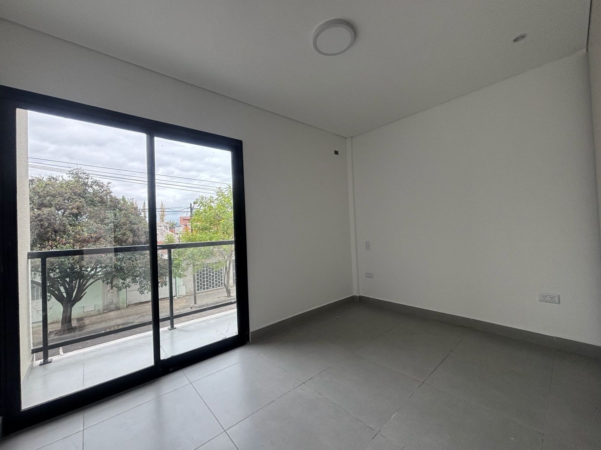 DEPTO EN VENTA DE 1 DORM MACROCENTRO CON COCHERA — foto 4