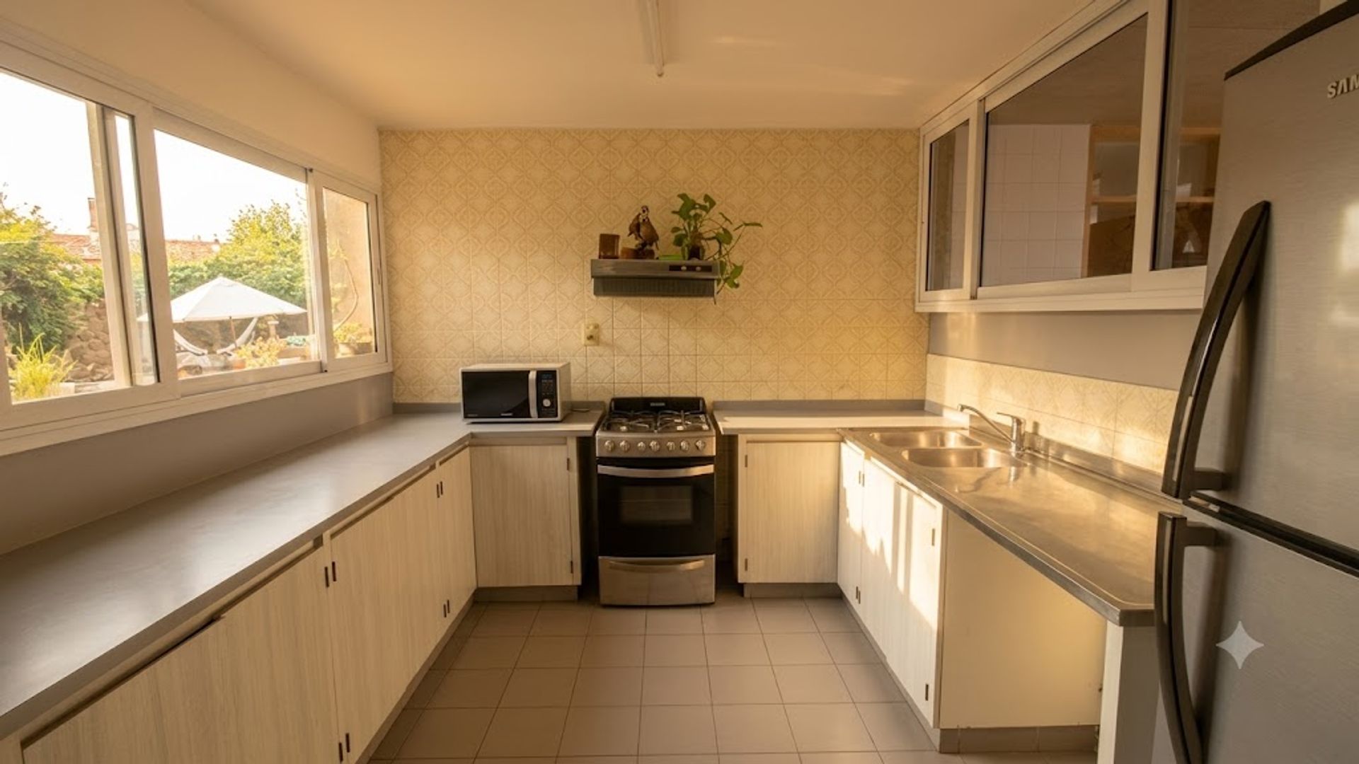 CASA CON PILETA GRAND BOURG 6 DORM - TOMA PERMUTA — foto 6