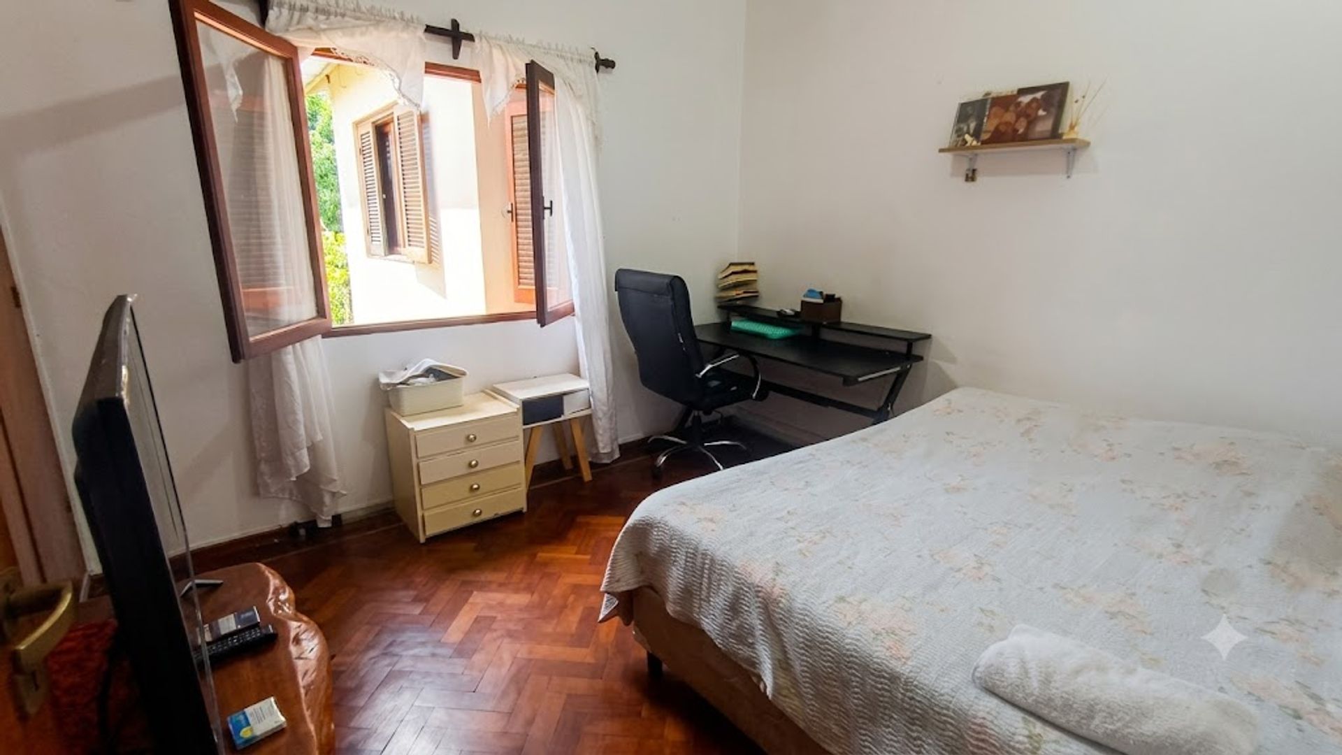 CASA CON PILETA GRAND BOURG 6 DORM - TOMA PERMUTA — foto 11