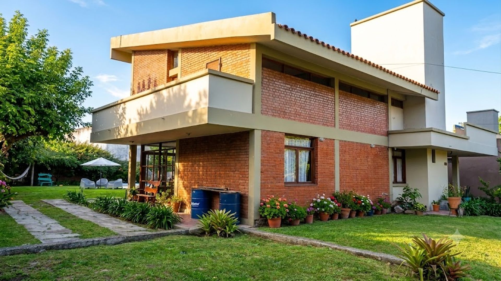 CASA CON PILETA GRAND BOURG 6 DORM - TOMA PERMUTA - 16