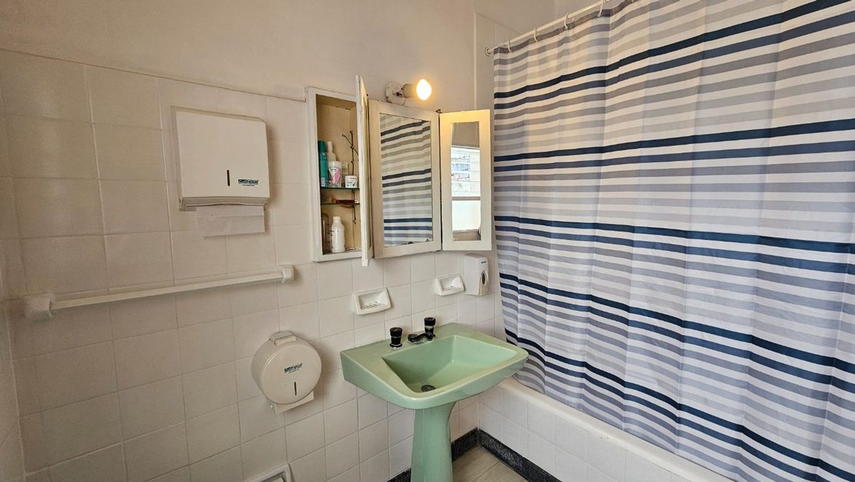 CASA VENTA ZONA SHOPPING INVERSION - 24