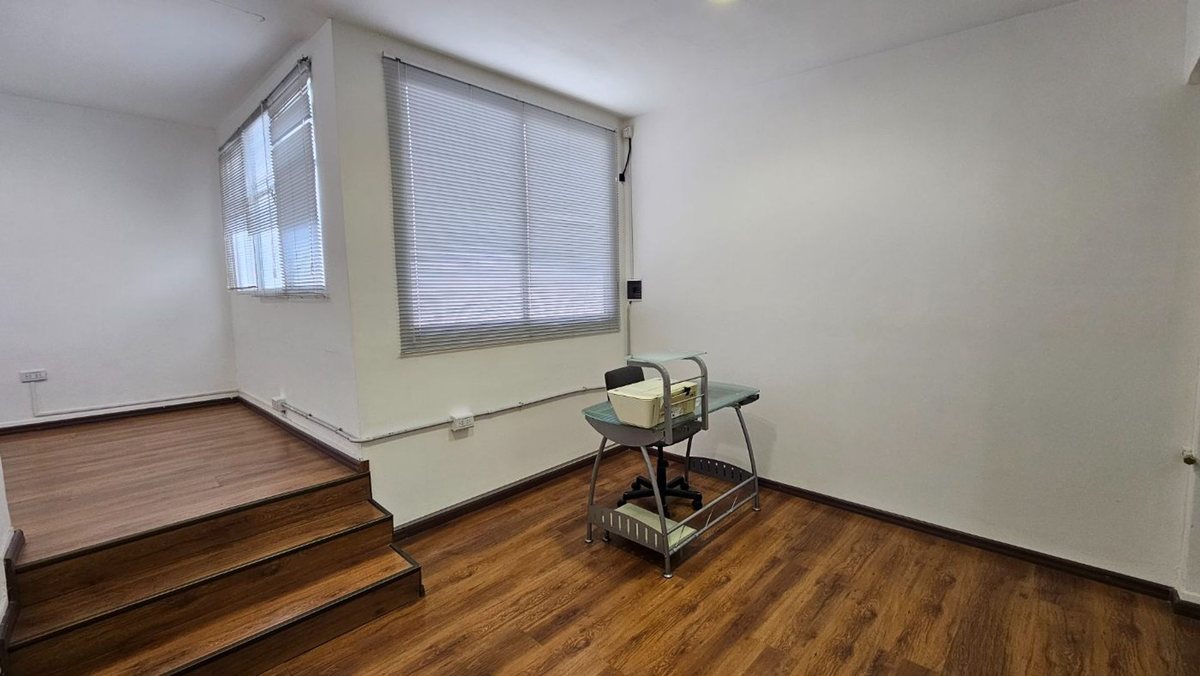 CASA VENTA ZONA SHOPPING INVERSION - 29
