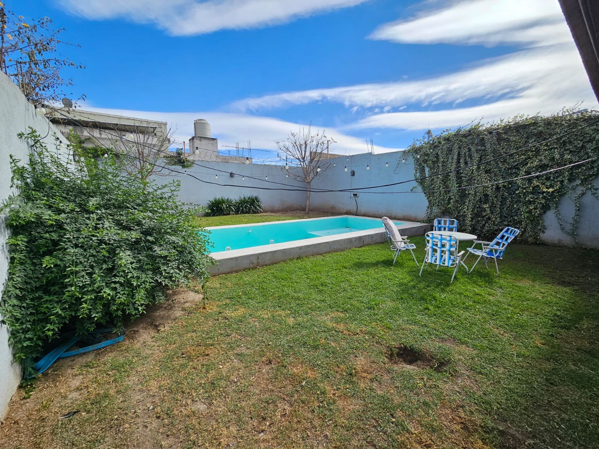 CASA CON PILETA VENTA 2 DORMITORIOS ZONA SUR — foto 2