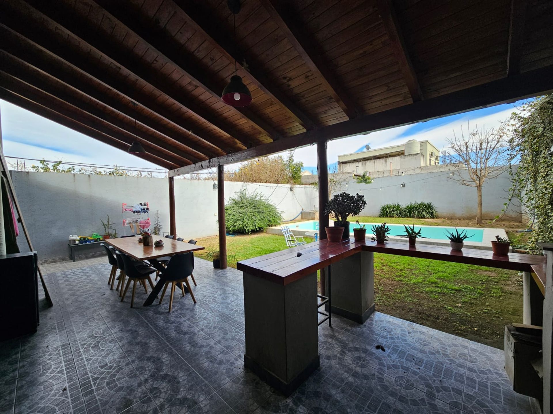 CASA CON PILETA VENTA 2 DORMITORIOS ZONA SUR — foto 6