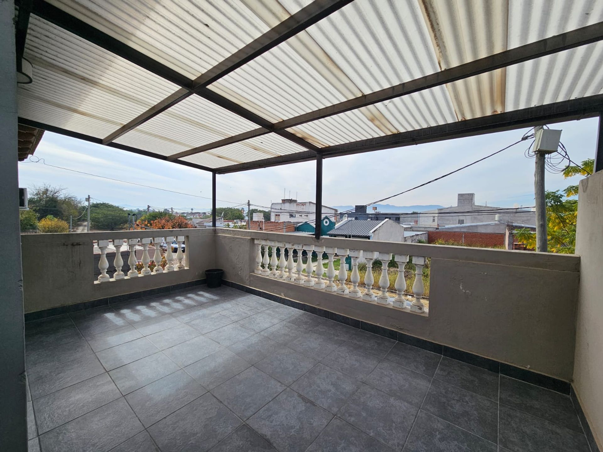 CASA CON PILETA VENTA 2 DORMITORIOS ZONA SUR — foto 9