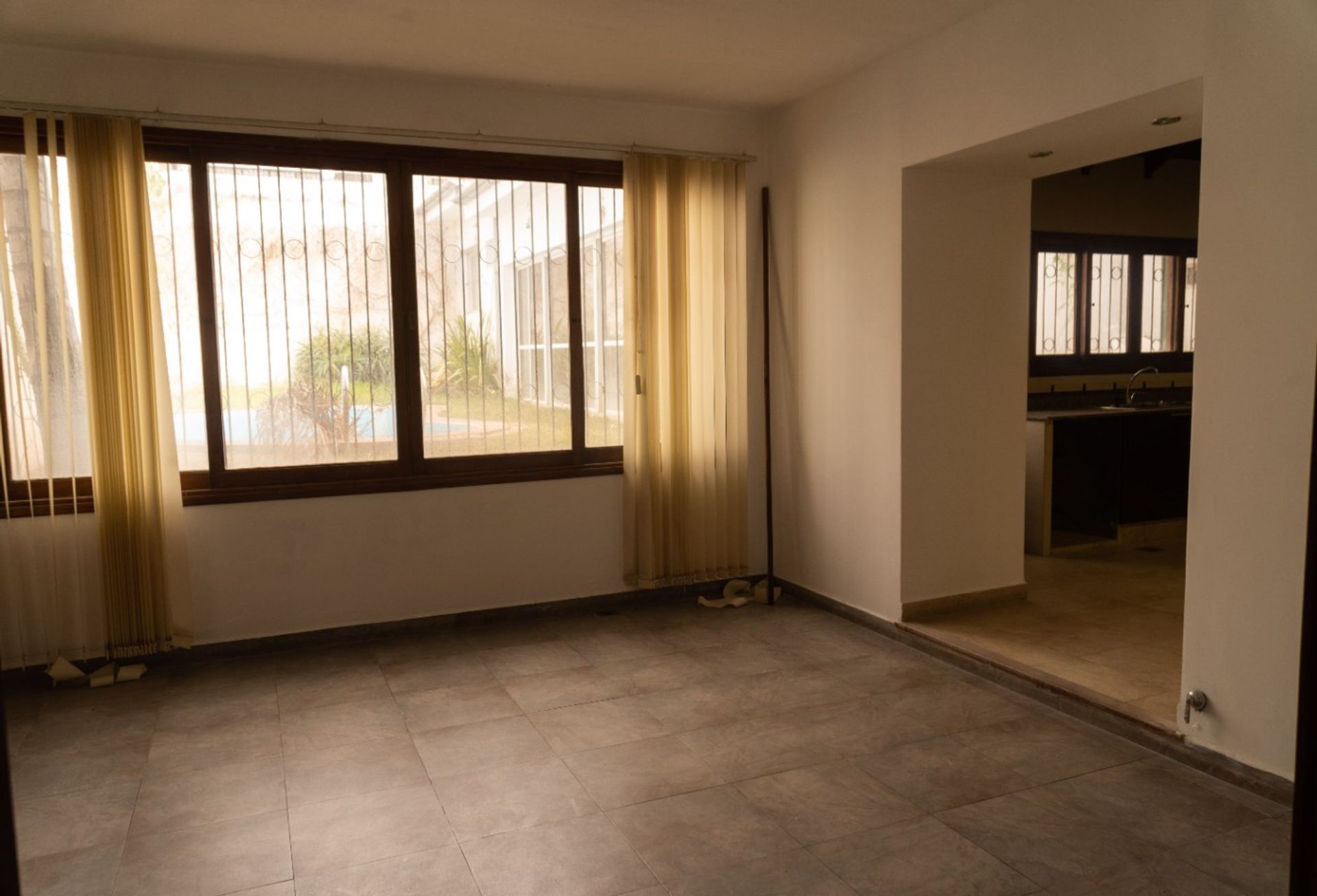 CASA EN VENTA 4 DORMITORIOS ZONA DELMI — foto 10
