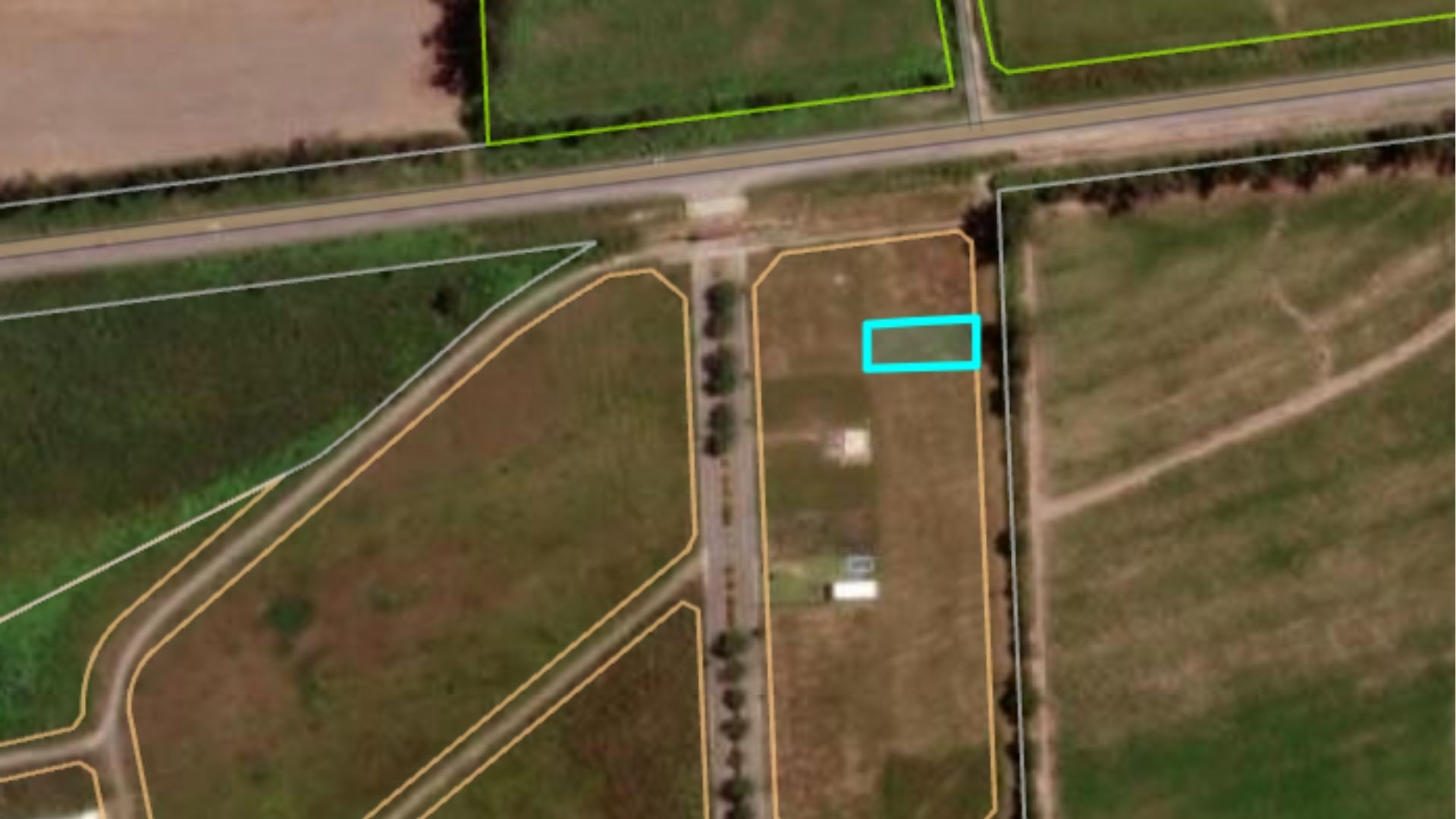 TERRENO EN VENTA RETOÑOS DE COLON RUTA 24 600M2 - 5