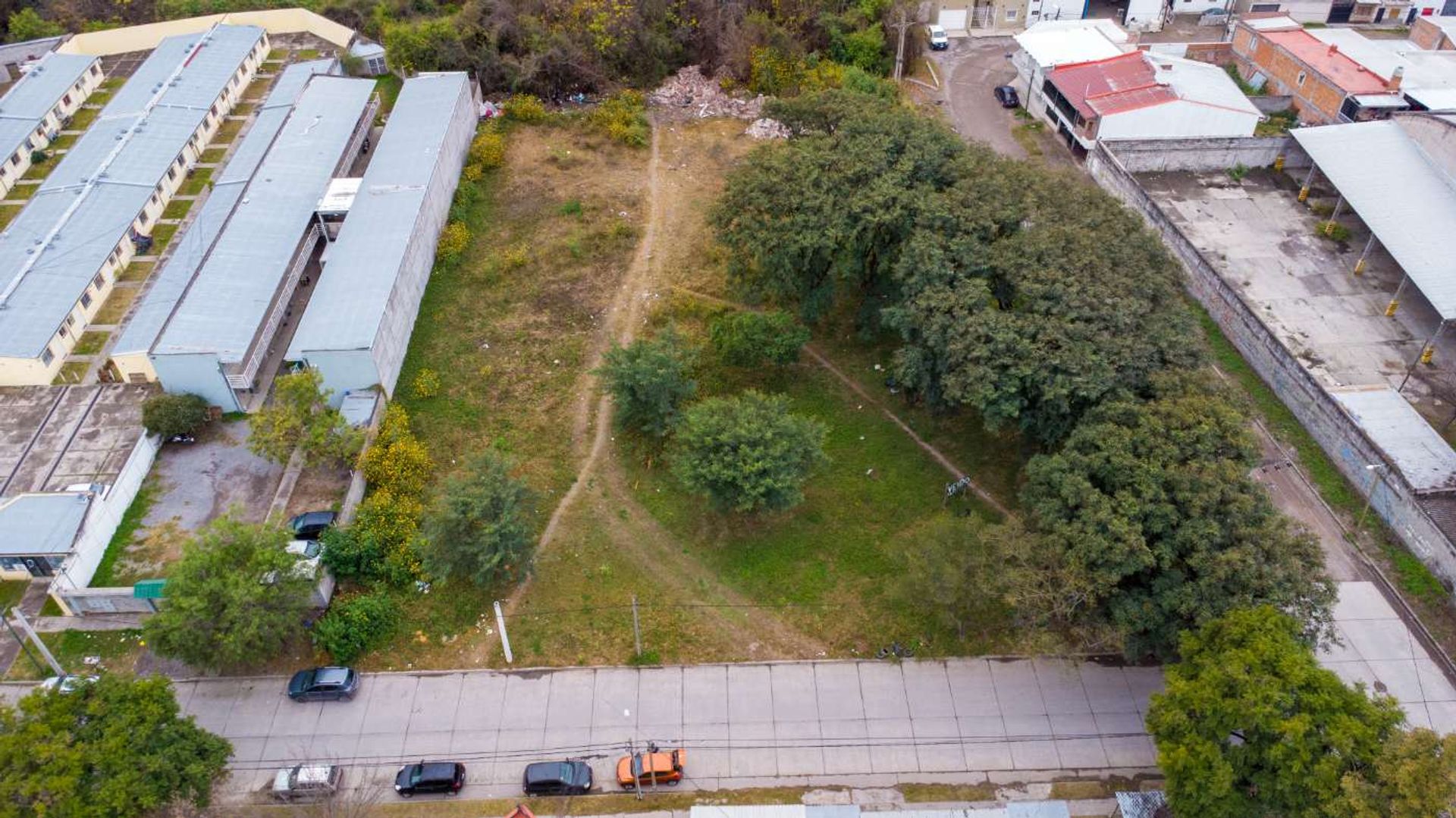 TERRENO VENTA ESQUINA ZONA SUR APTO GALPON 3384M2 - 11