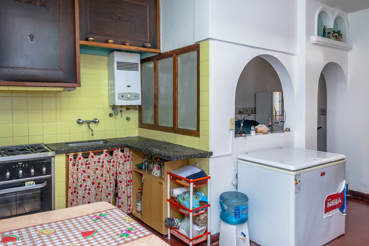 CASA VENTA O PERMUTA TRES CERRITOS 4 DORMITORIOS - 8