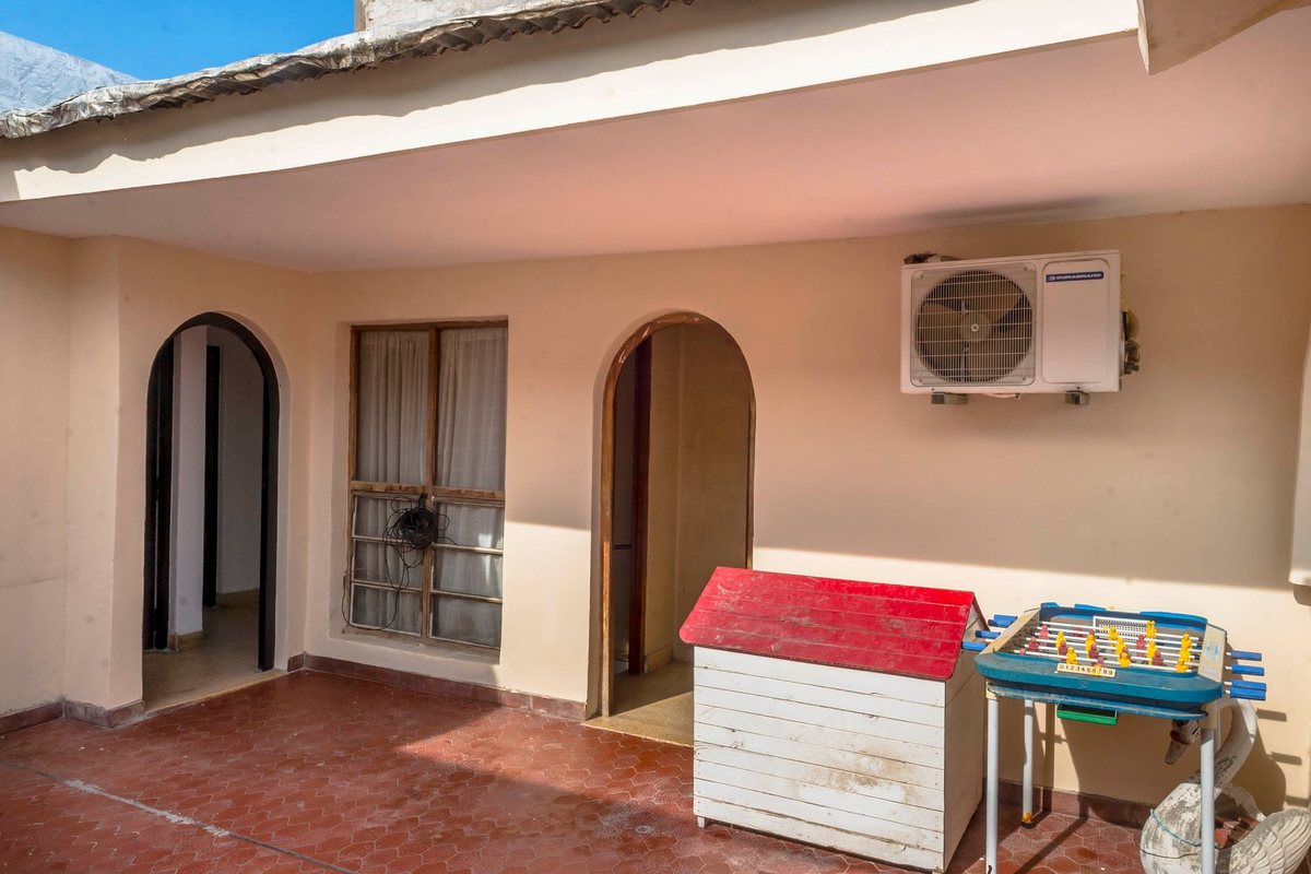 CASA VENTA O PERMUTA TRES CERRITOS 4 DORMITORIOS - 28