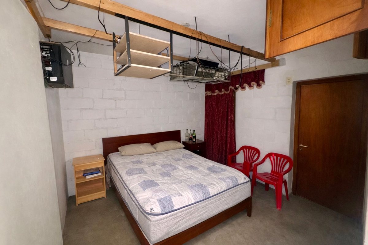CASA ESQ 3 DORMITORIOS B° INTERSINDICAL ZONA SUR — foto 6