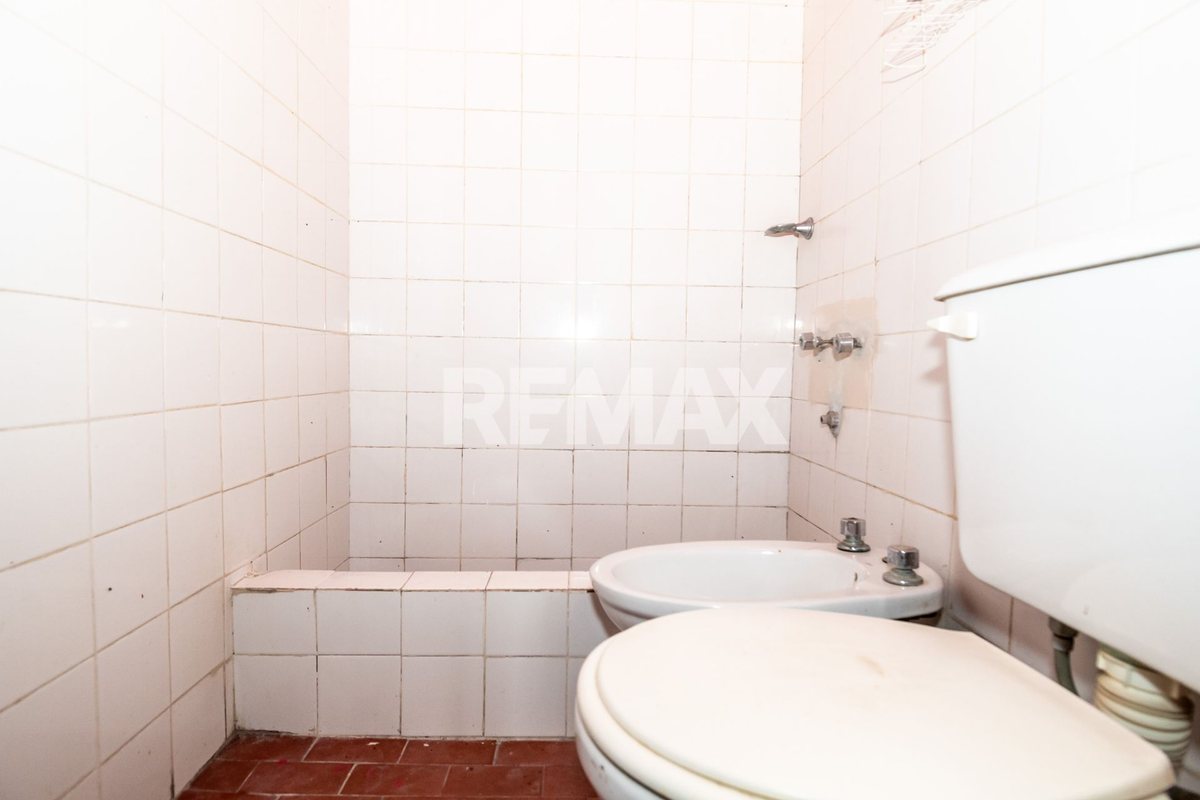 CASA EN VENTA MACROCENTRO ZONA MERCADO ARTESANAL - 25