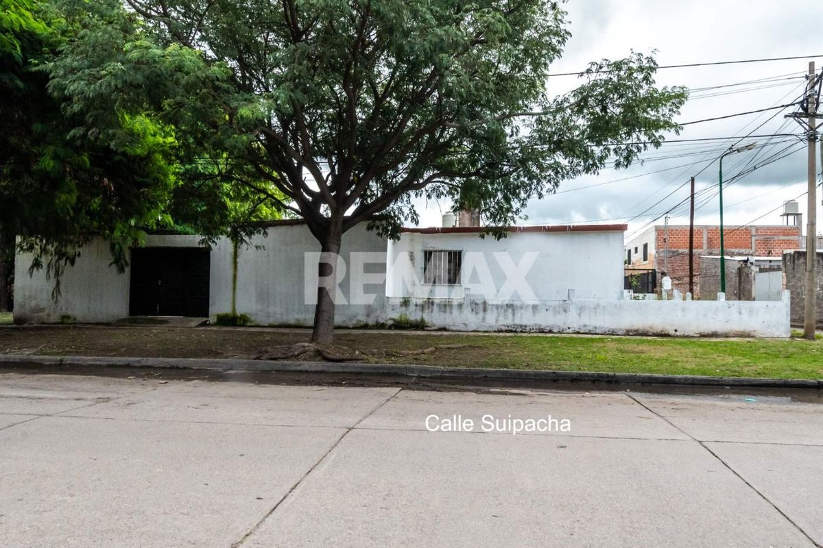 CASA EN VENTA MACROCENTRO ZONA MERCADO ARTESANAL - 29