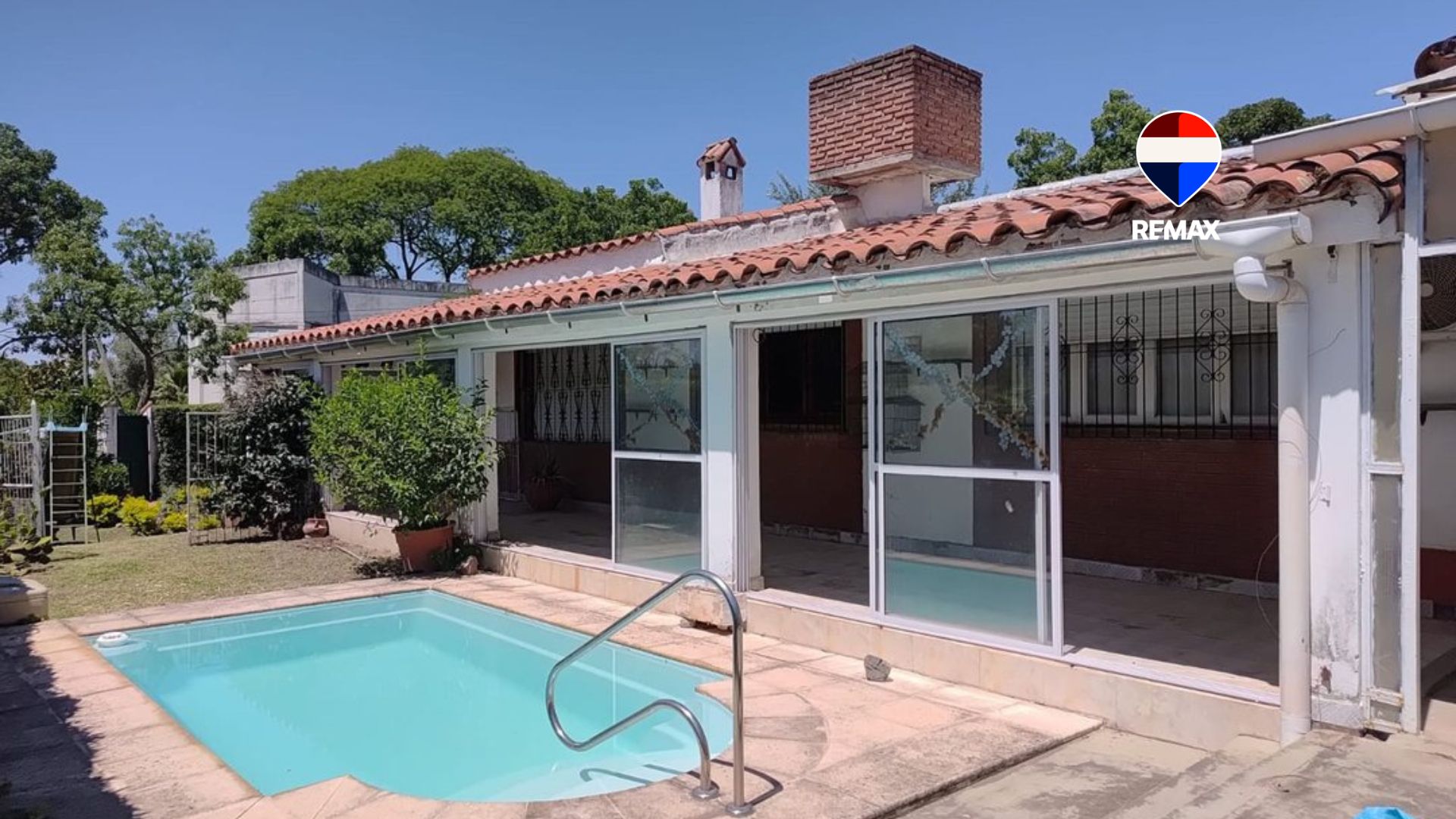 VENTA CASA C/PILETA SAN LORENZO APTA CREDITO - 1