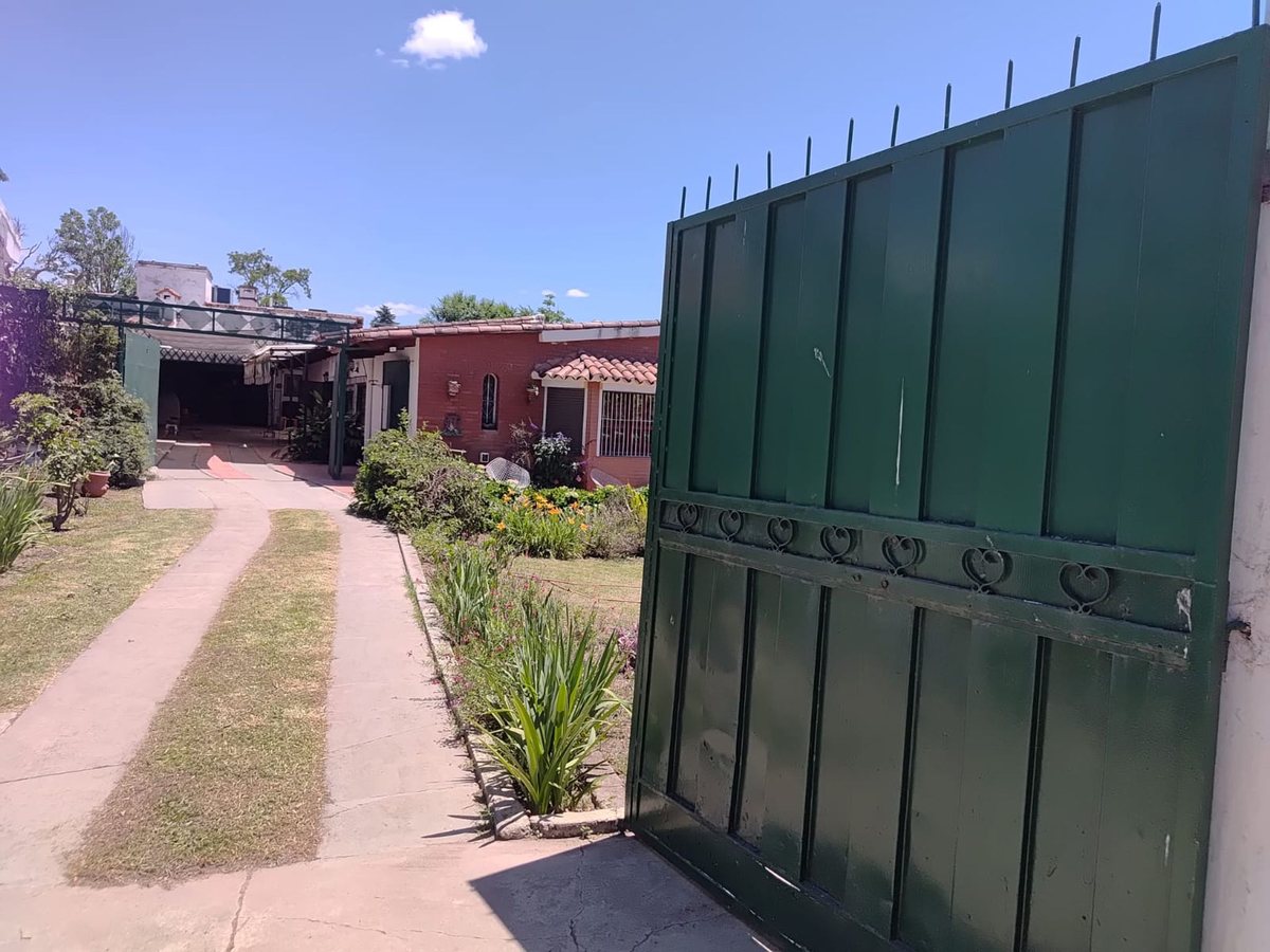 VENTA CASA C/PILETA SAN LORENZO APTA CREDITO - 21