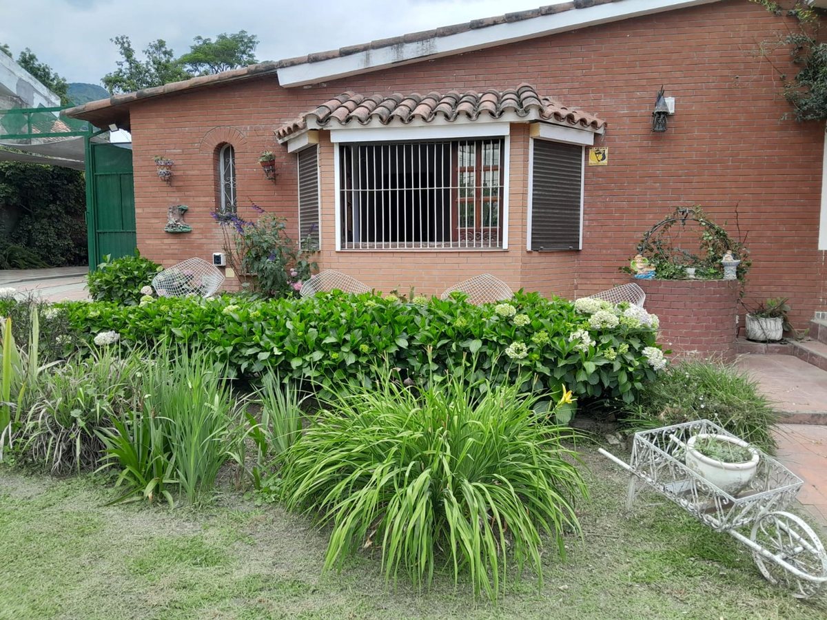 VENTA CASA C/PILETA SAN LORENZO APTA CREDITO - 23