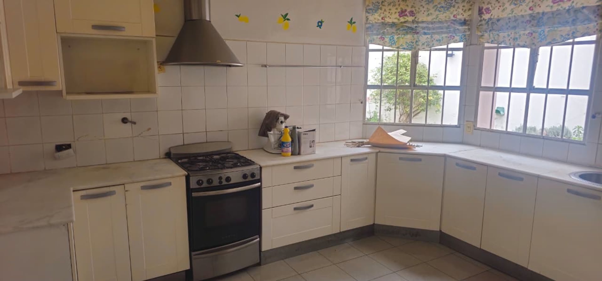 VENTA CASA C/PILETA 7 DORM CENTRO APTA CREDITO - 3