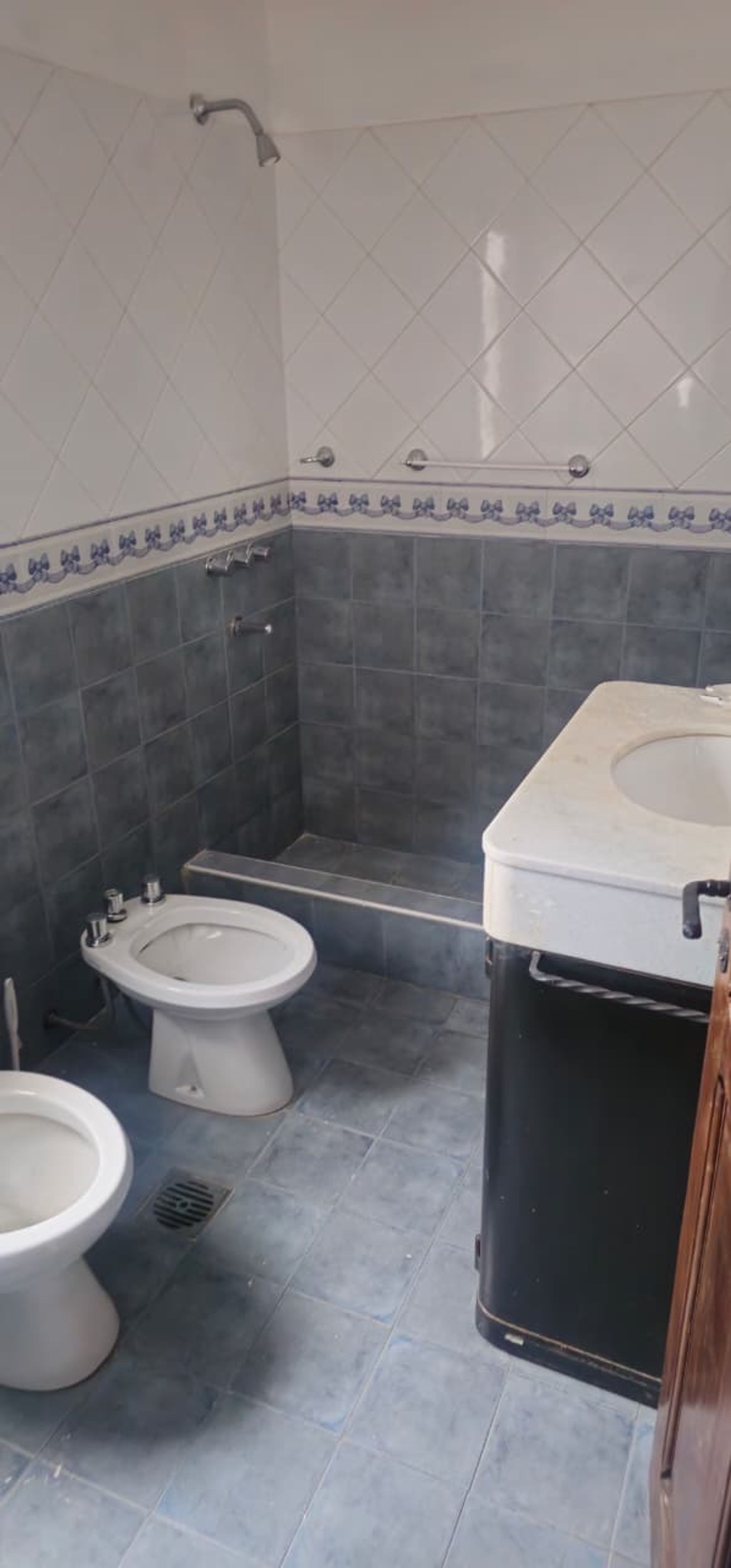 VENTA CASA C/PILETA 7 DORM CENTRO APTA CREDITO - 8