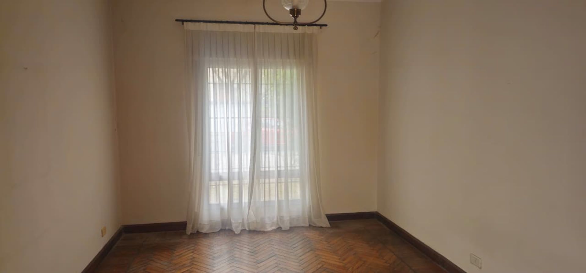 VENTA CASA C/PILETA 7 DORM CENTRO APTA CREDITO - 10