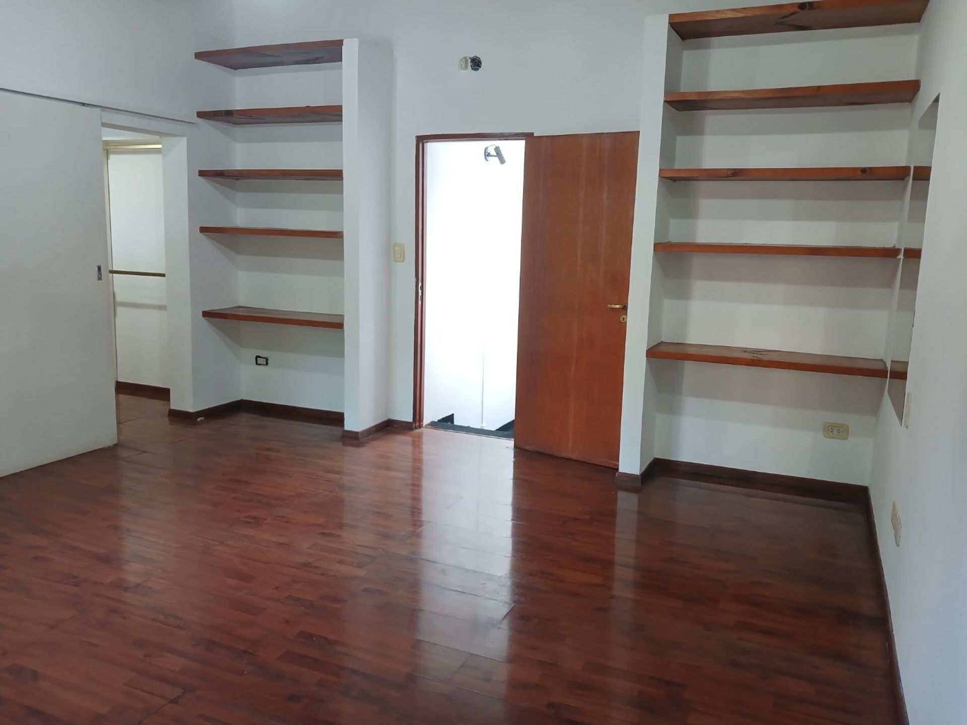 VENTA CASA C/PILETA TRES CERRITOS APTO CREDITO - 23