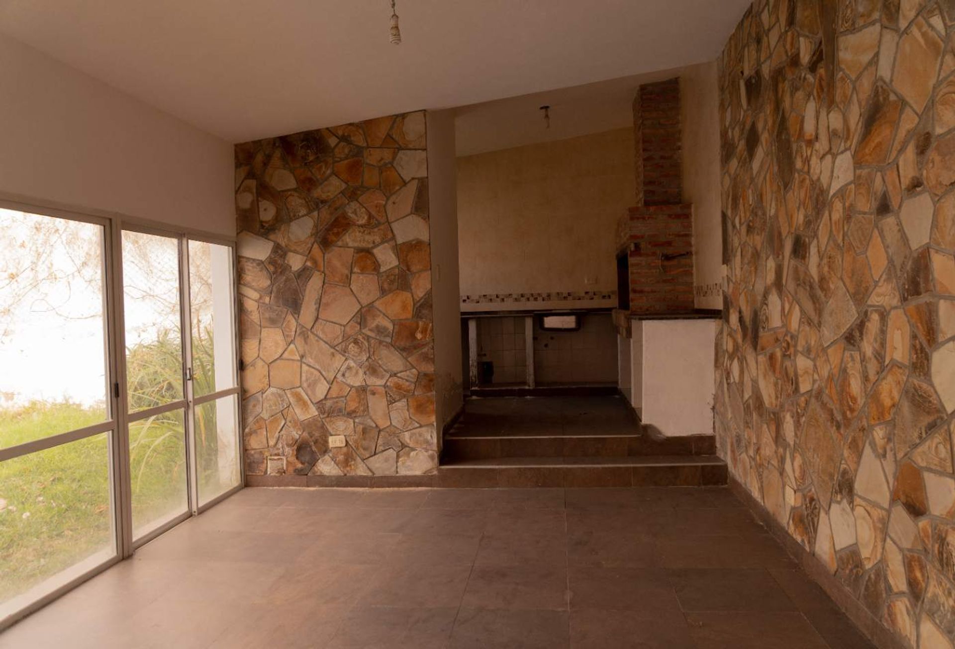 VENTA CASA 4 DORMITORIOS ZONA DELMI - 18