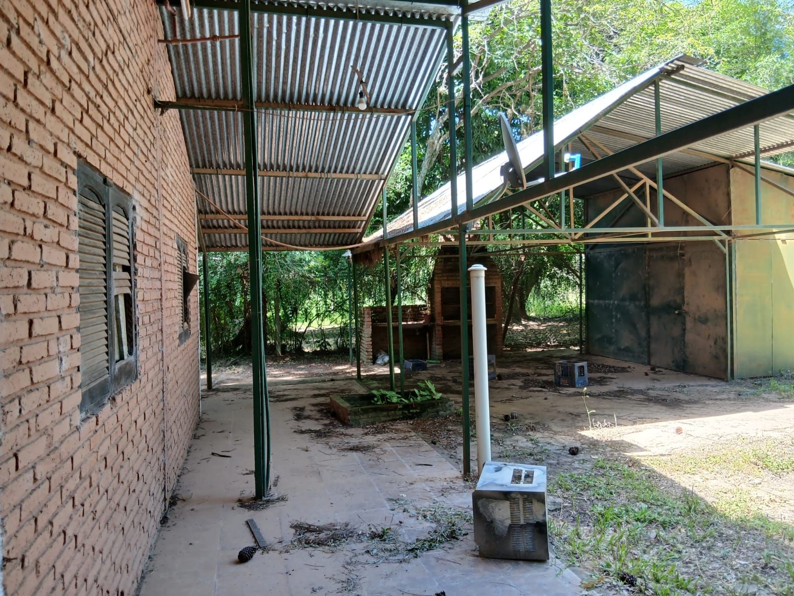 GEN- Vende casa quinta sobre Ruta 99, predio de mas de 2.200m2 SantaAna Corrientes - 2