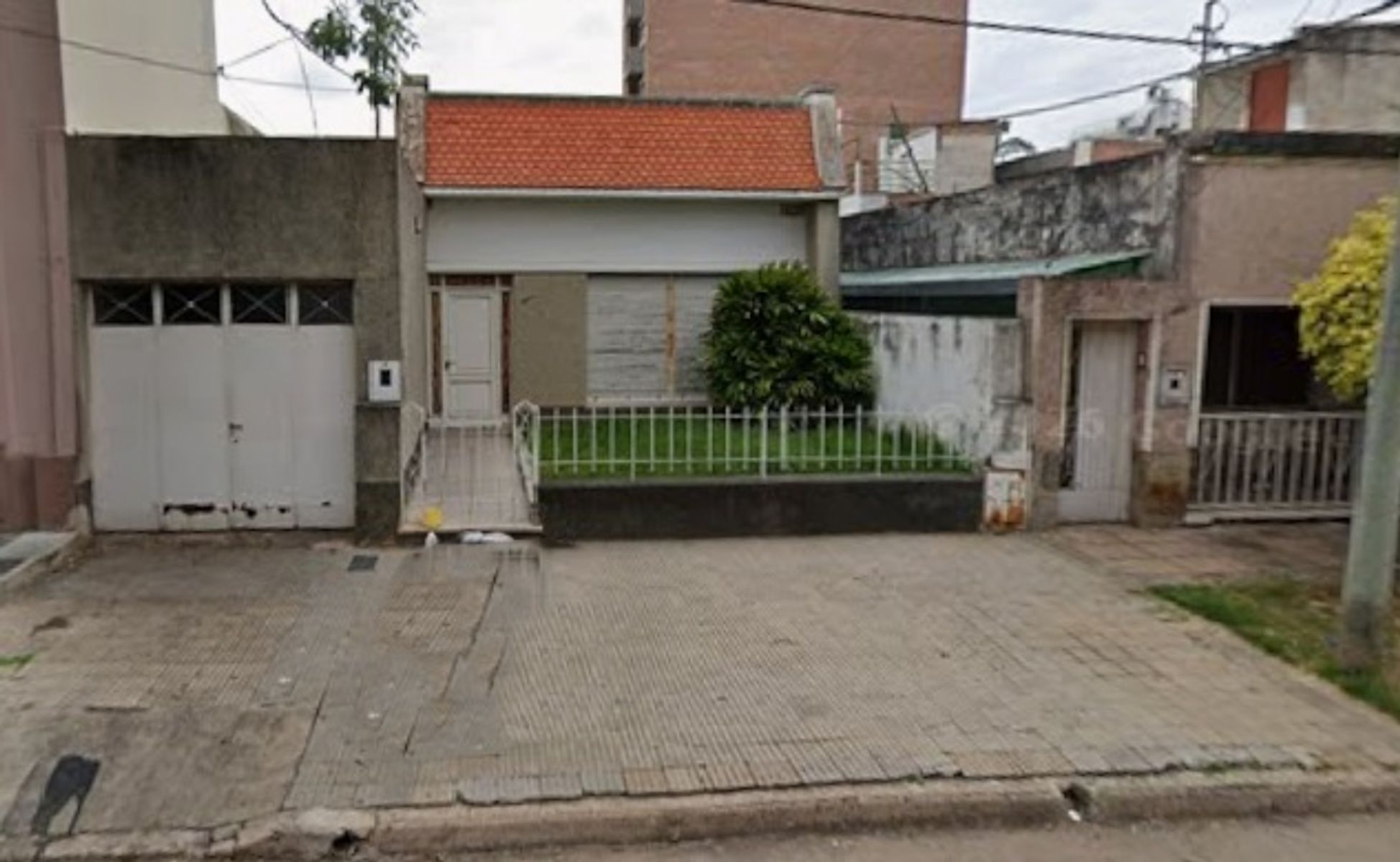 CASA EN B° CANDIOTI NORTE CON GRAN TERRENO