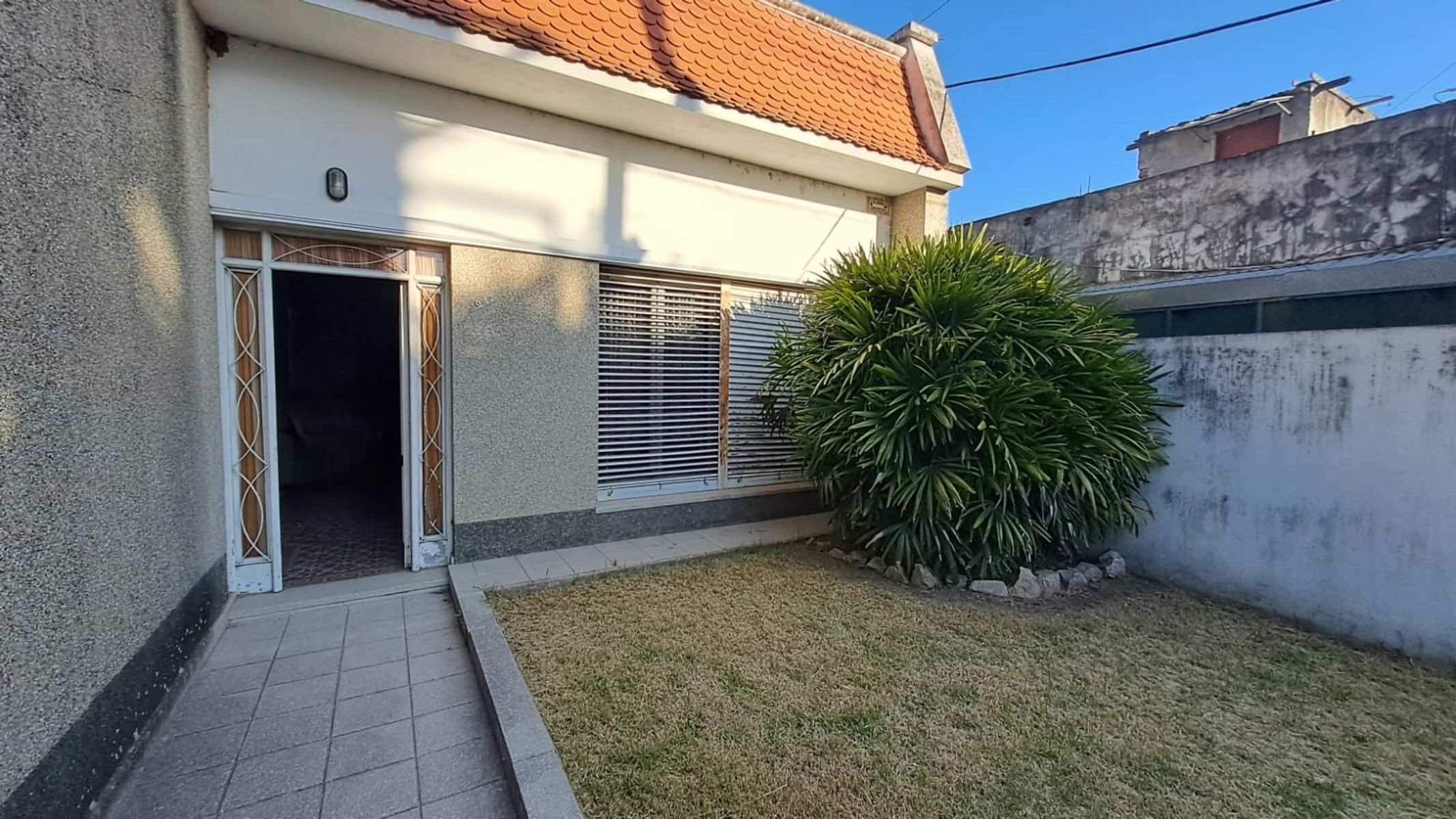 CASA EN B° CANDIOTI NORTE CON GRAN TERRENO — foto 2