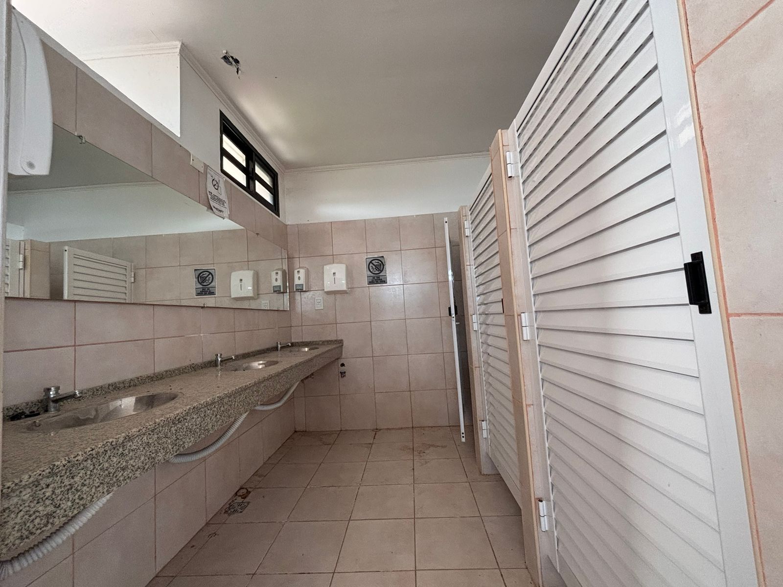 Gran Terreno Sobre Ruta 1 con Cerco, Instalaciones y Casa Cu — foto 2