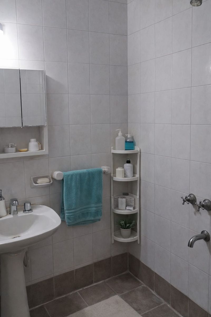 CASA CON GRAN POTENCIAL DE TRES DORMITORIOS EN ZONA COLEGIO VERNA — foto 4