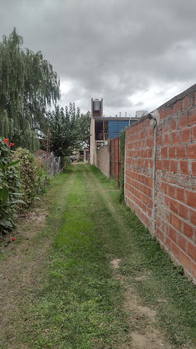 DOS CASAS SOBRE LOTE INTERNO EN RECREO — foto 5