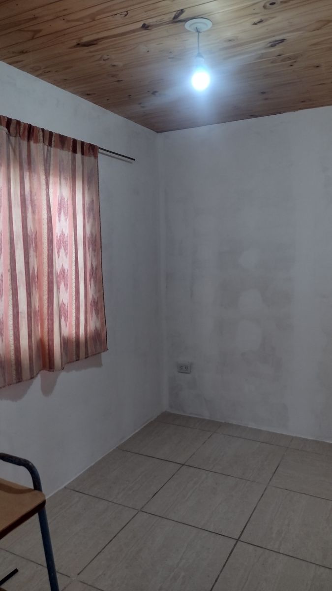 DOS CASAS SOBRE LOTE INTERNO EN RECREO — foto 9