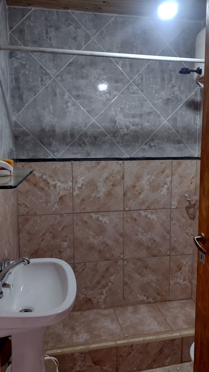 DOS CASAS SOBRE LOTE INTERNO EN RECREO — foto 10